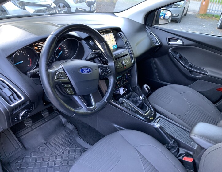 Ford Focus 10