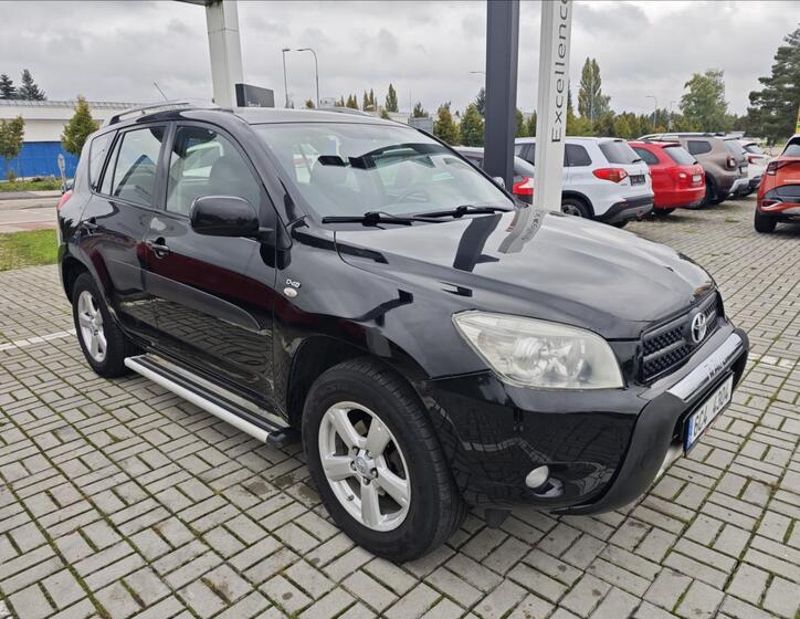 Toyota RAV4 8