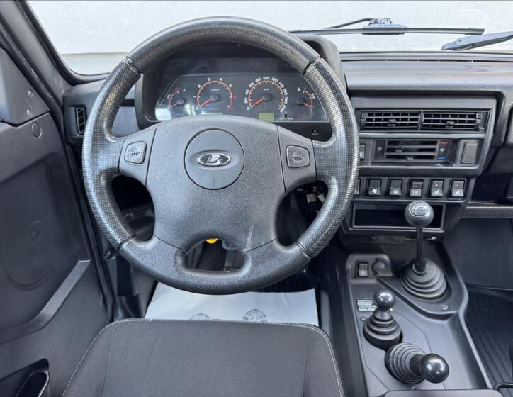 Lada Niva 28