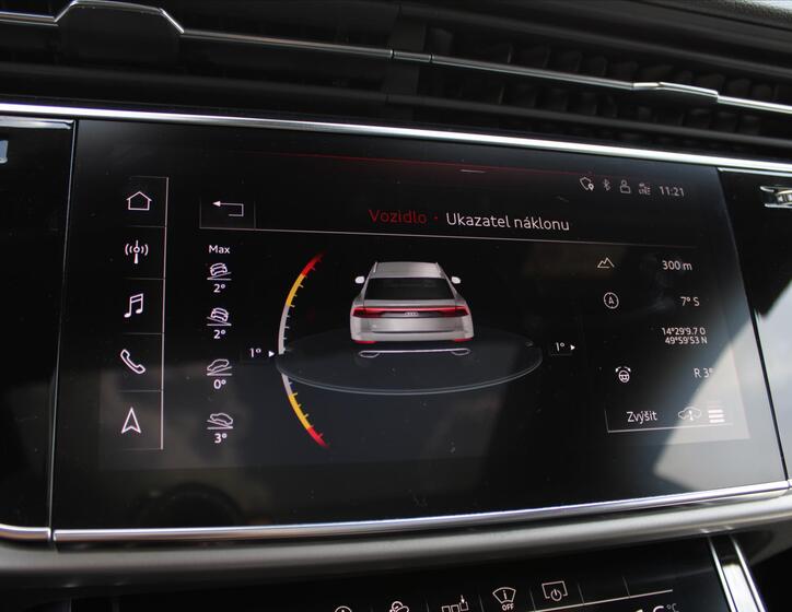 Audi Q8 26