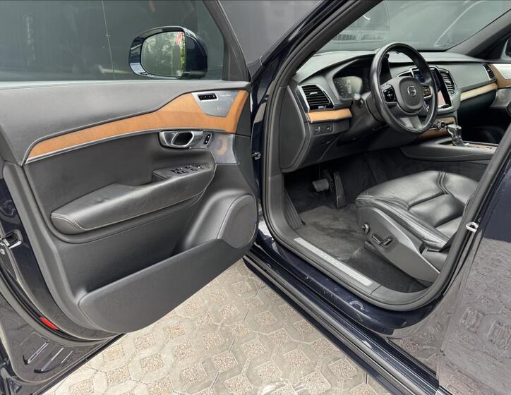 Volvo XC90 10