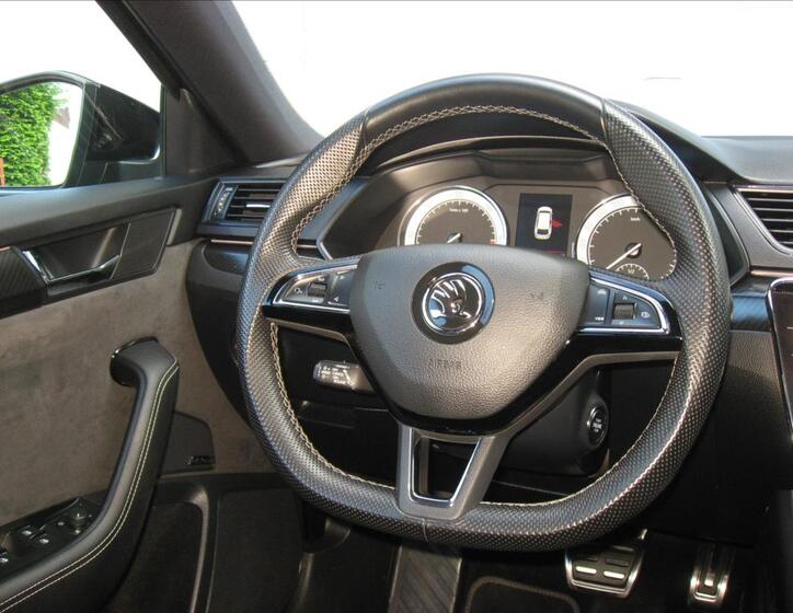 Škoda Superb 22