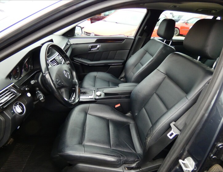 Mercedes-Benz Třídy E 7