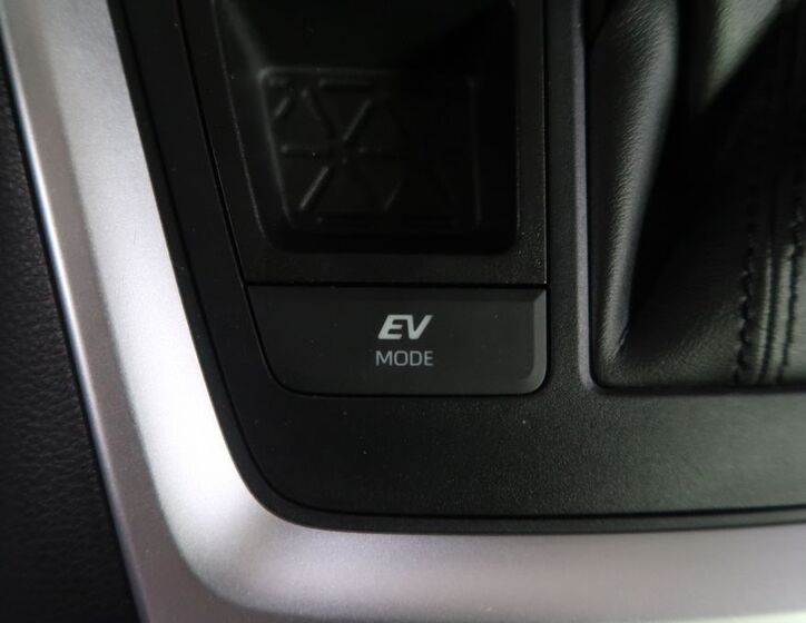 Toyota RAV4 32