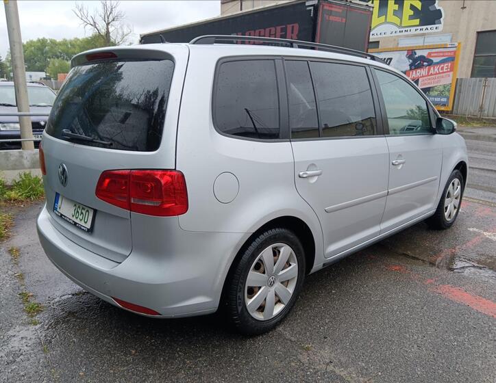 Volkswagen Touran 13