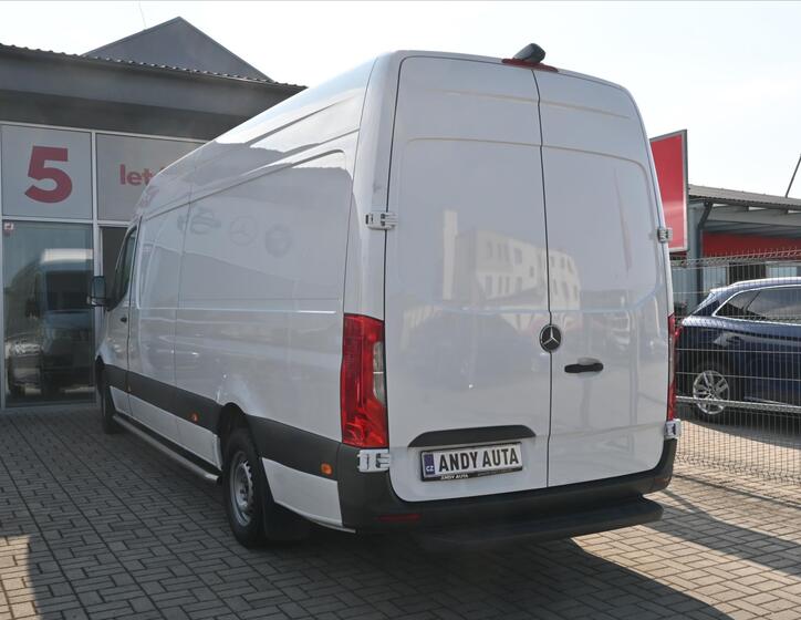 Mercedes-Benz Sprinter 3
