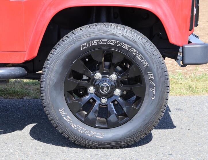 Land Rover Defender 30