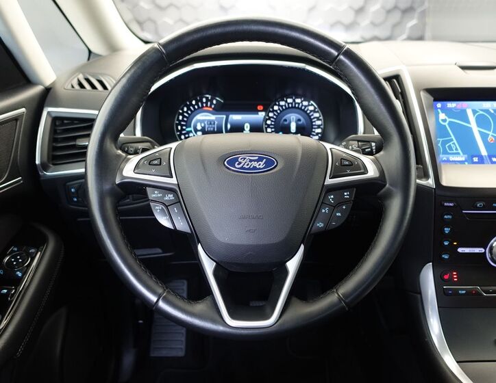 Ford Galaxy 9
