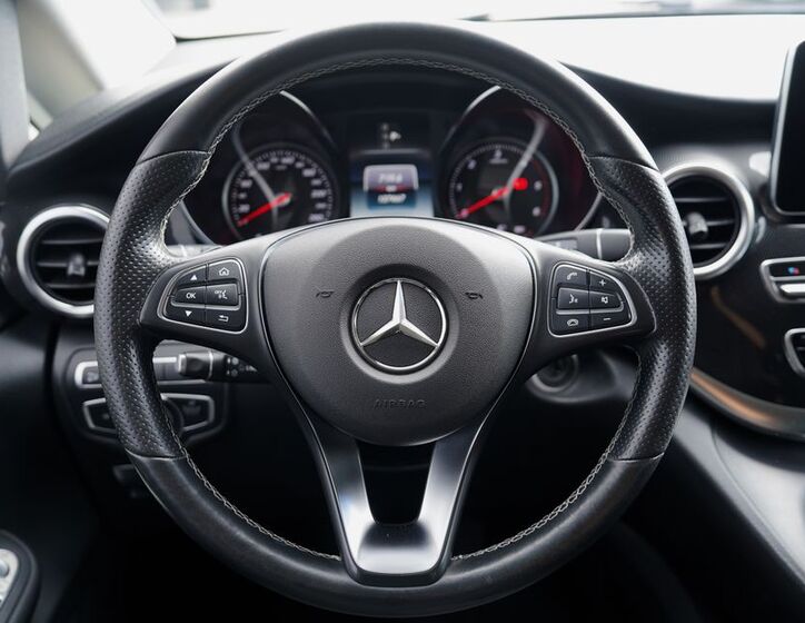 Mercedes-Benz Třídy V 32