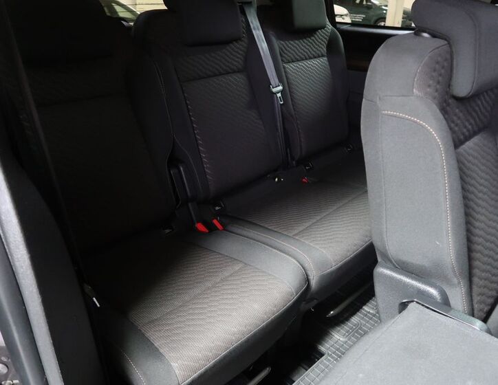 Toyota ProAce 13