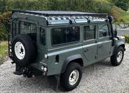 Land Rover Defender 7