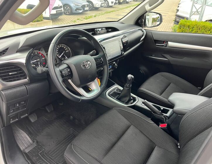 Toyota Hilux 14