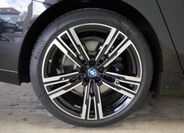 BMW i7 6