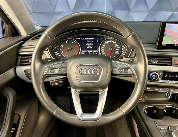 Audi A4 13