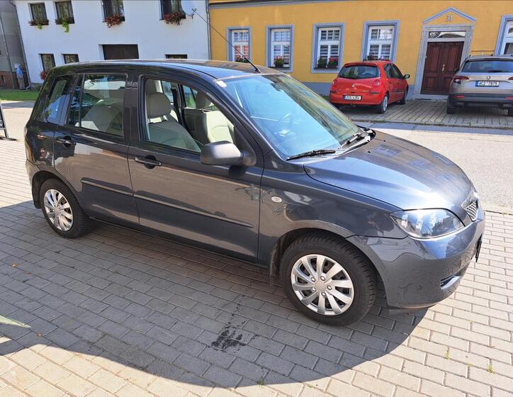 Mazda 2 11