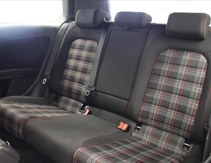 Volkswagen Golf 14