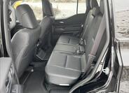 Toyota Land Cruiser 16