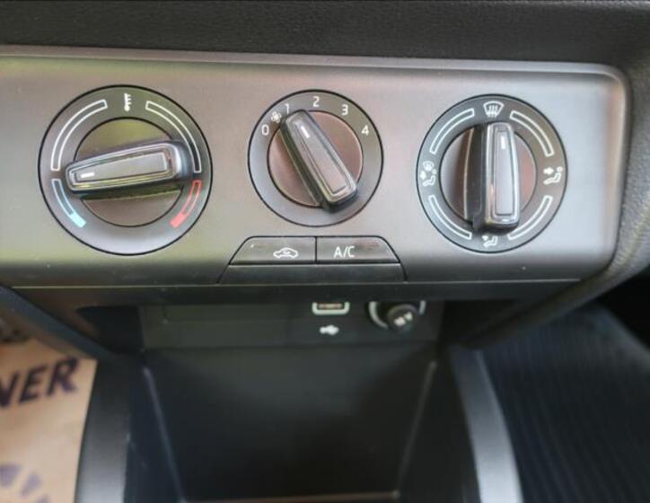 Škoda Fabia 19
