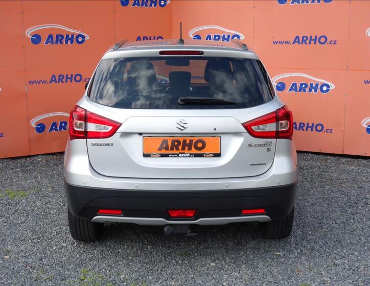 Suzuki S-Cross 6