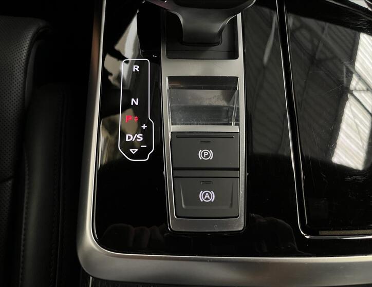 Audi Q8 19