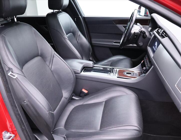 Jaguar XF 14