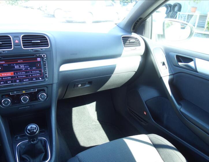 Volkswagen Golf 23