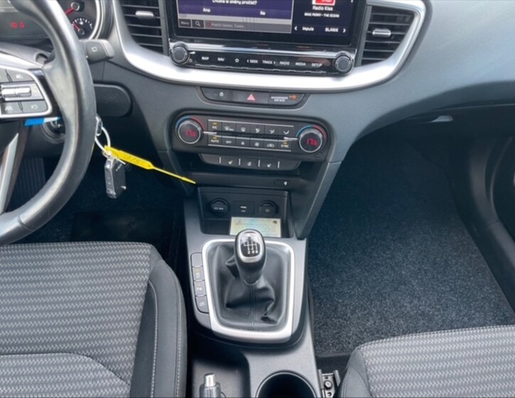 KIA Ceed 10