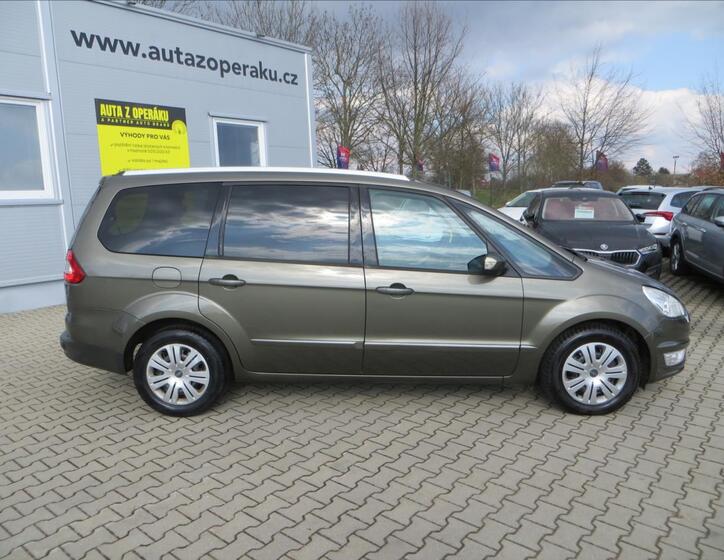 Ford Galaxy 9