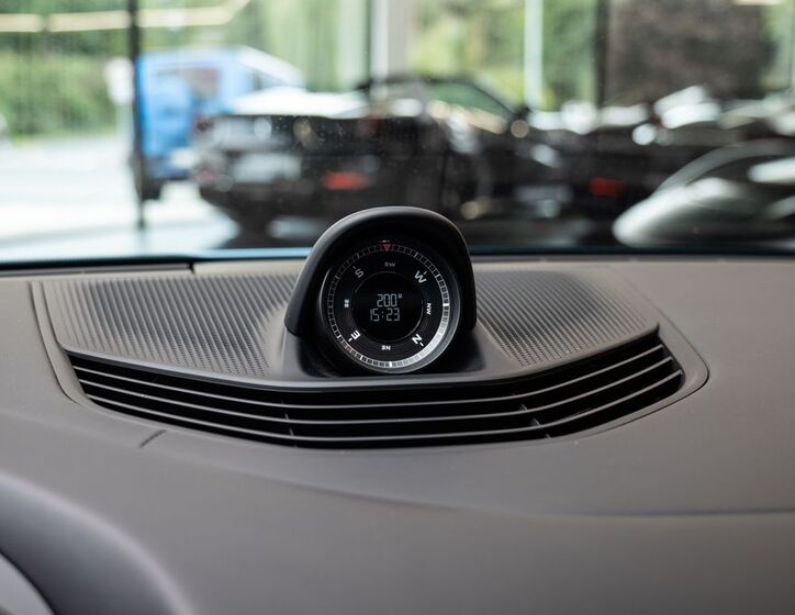 Porsche Taycan 15