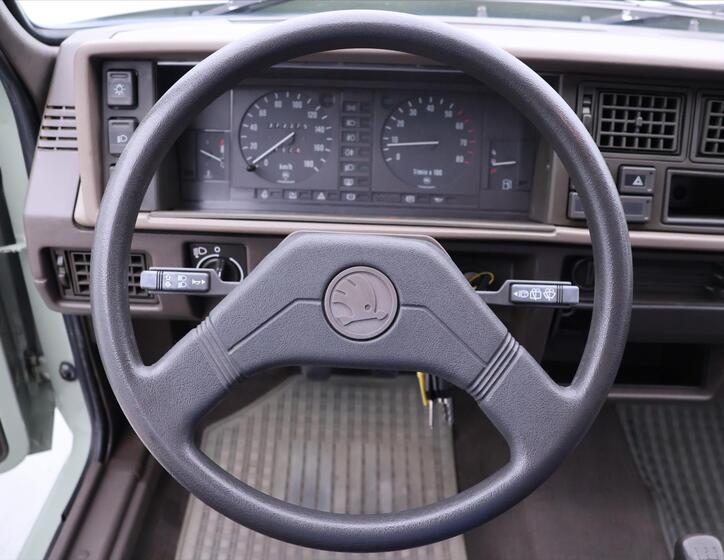 Škoda Favorit 15