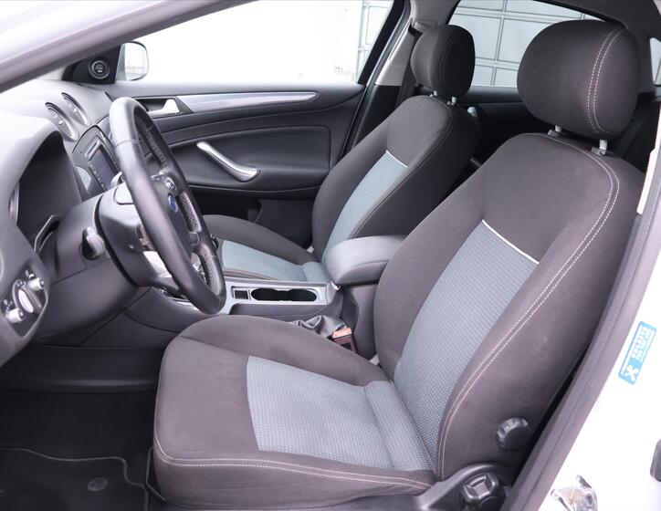Ford Mondeo 12