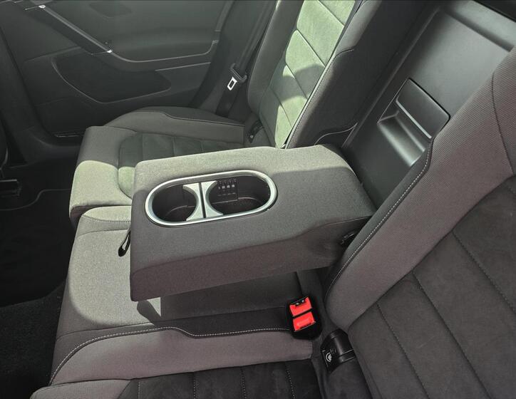 Volkswagen Golf 26