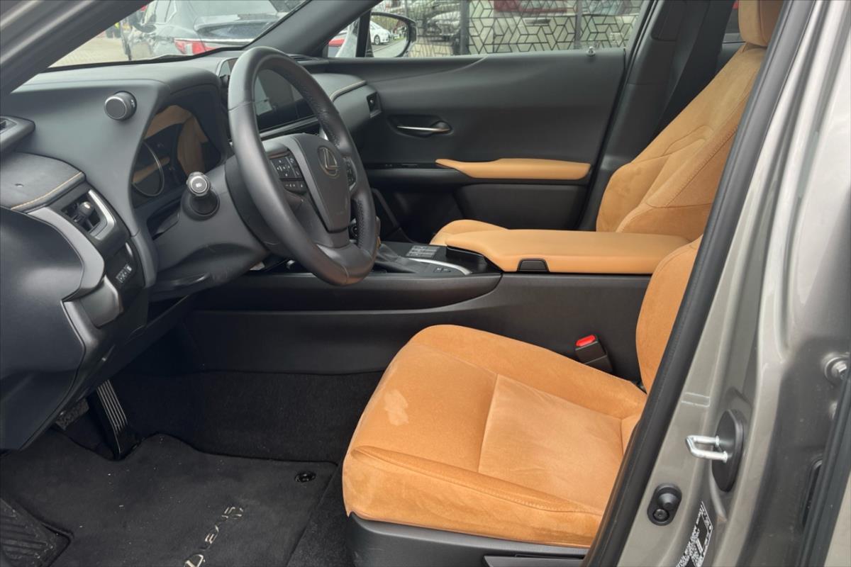 Lexus UX 250h
