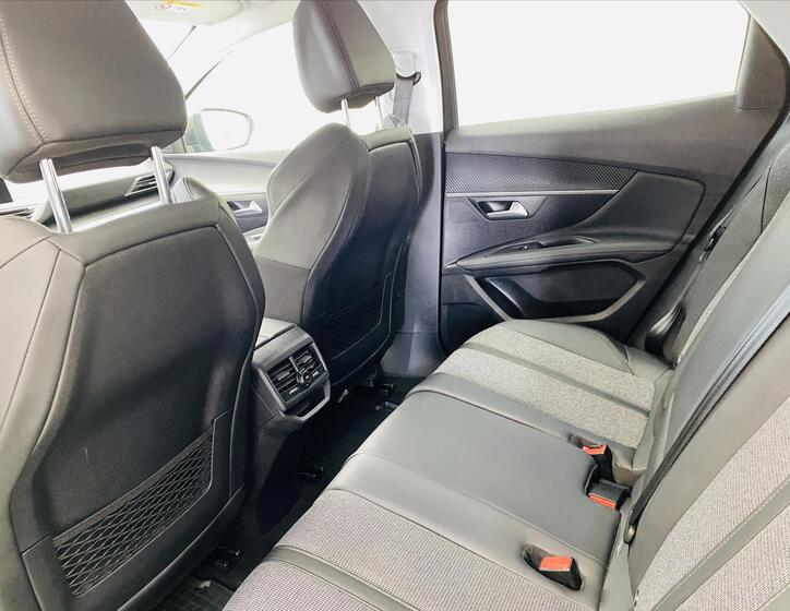 Peugeot 3008 6