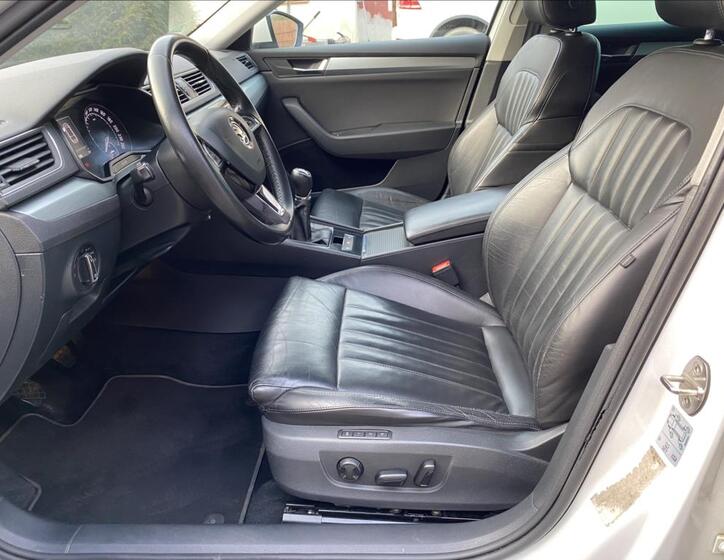 Škoda Superb 12