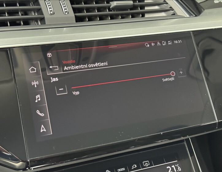 Audi e-tron 35