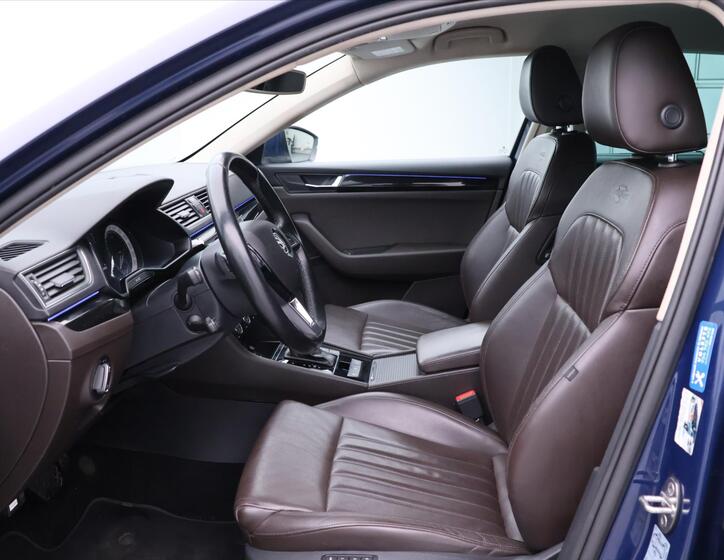 Škoda Superb 12