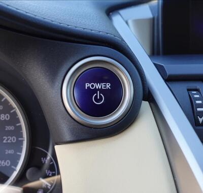 Lexus NX 300h 28