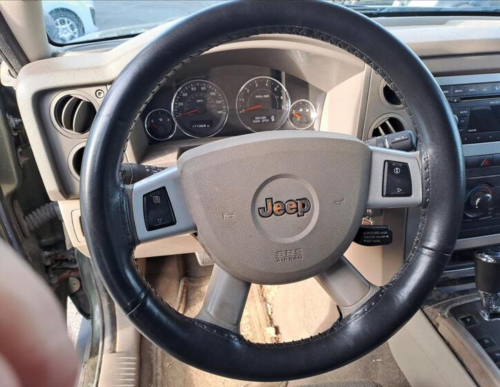 Jeep Commander 11