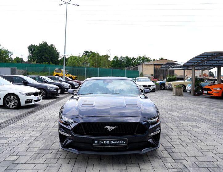 Ford Mustang 1