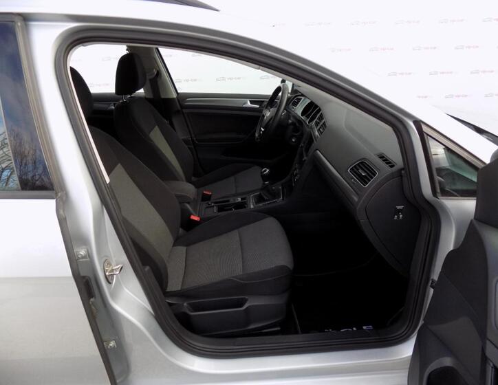 Volkswagen Golf 16