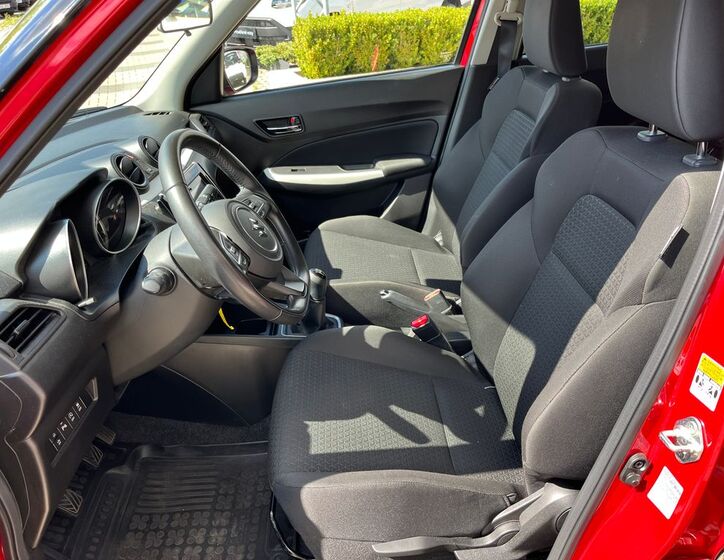 Suzuki Swift 13