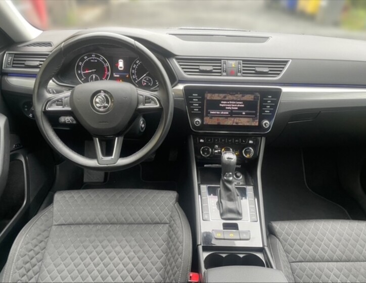 Škoda Superb 9