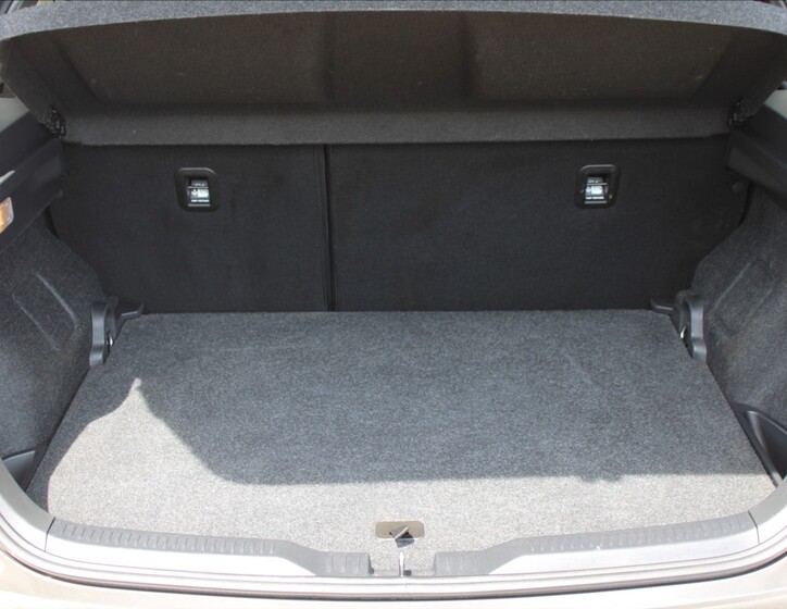 Toyota Auris 24