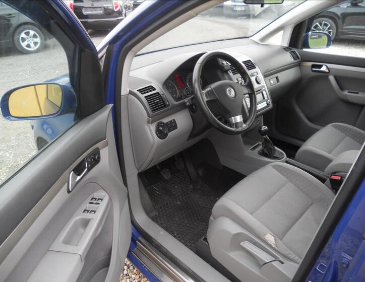 Volkswagen Touran 11