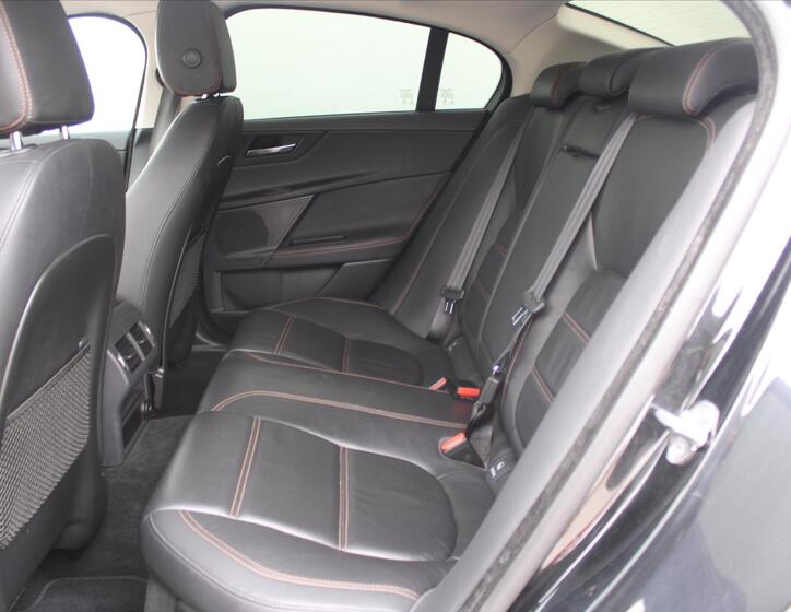 Jaguar XE 11