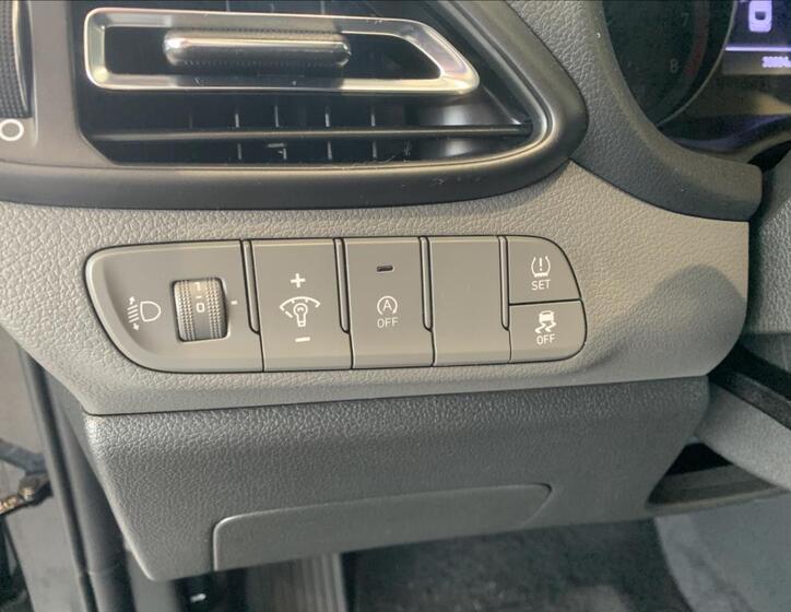 Hyundai i30 25