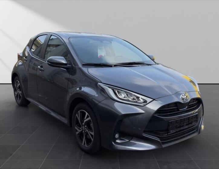 Toyota Yaris 1