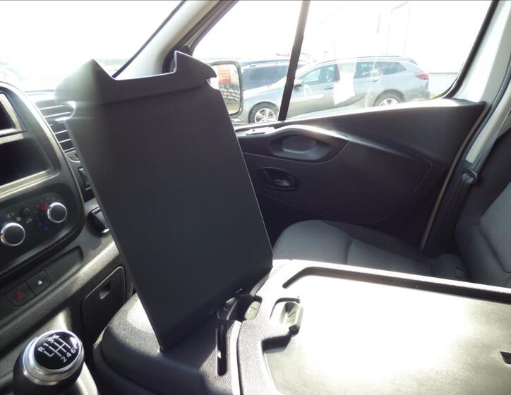 Renault Trafic 23