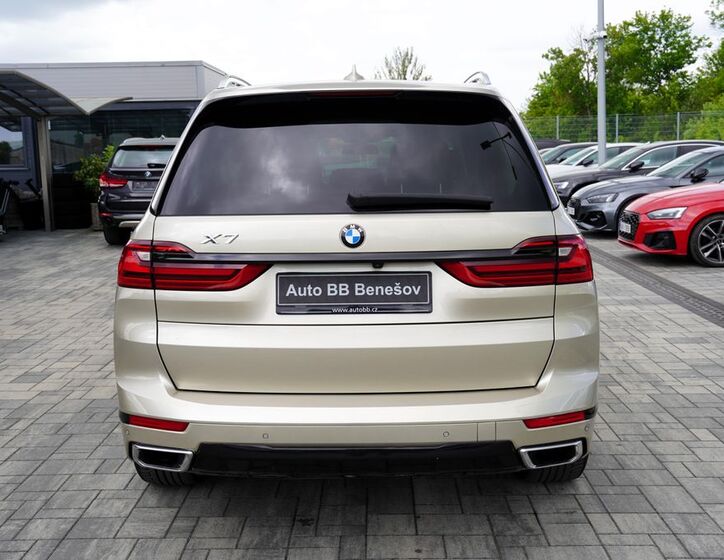 BMW X7 5